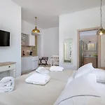 Niriides Luxury *