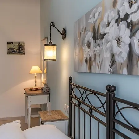 Niriides Luxury Apartment