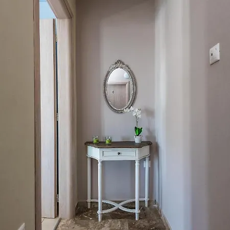 Niriides Luxury