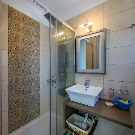 Niriides Luxury