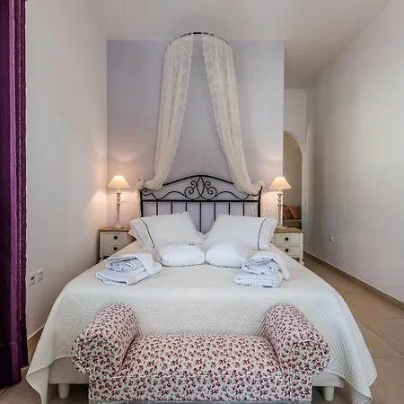 Niriides Luxury Apartment